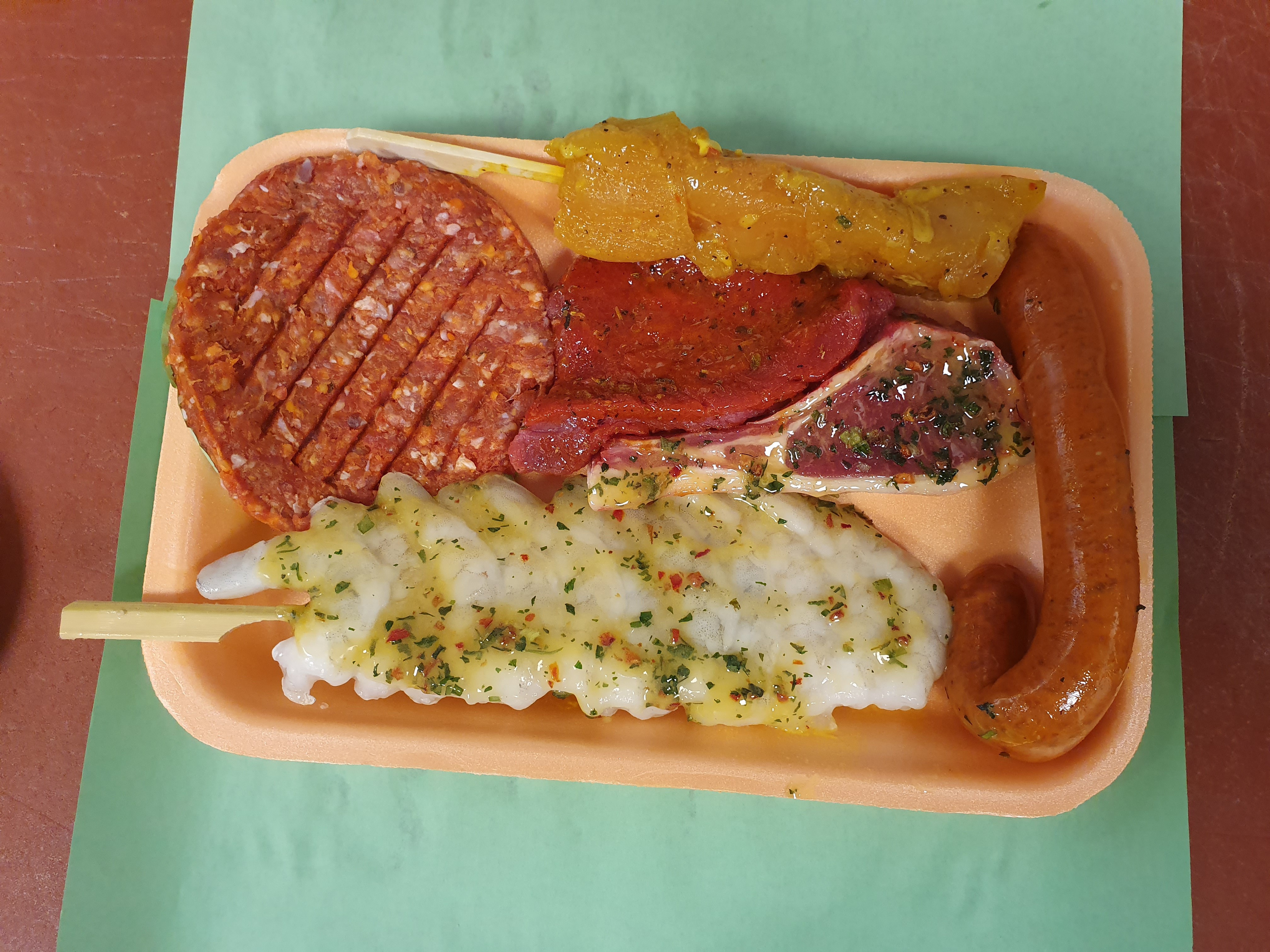 Een volle BBQ Halal vleespakket, kies deluxe box ...